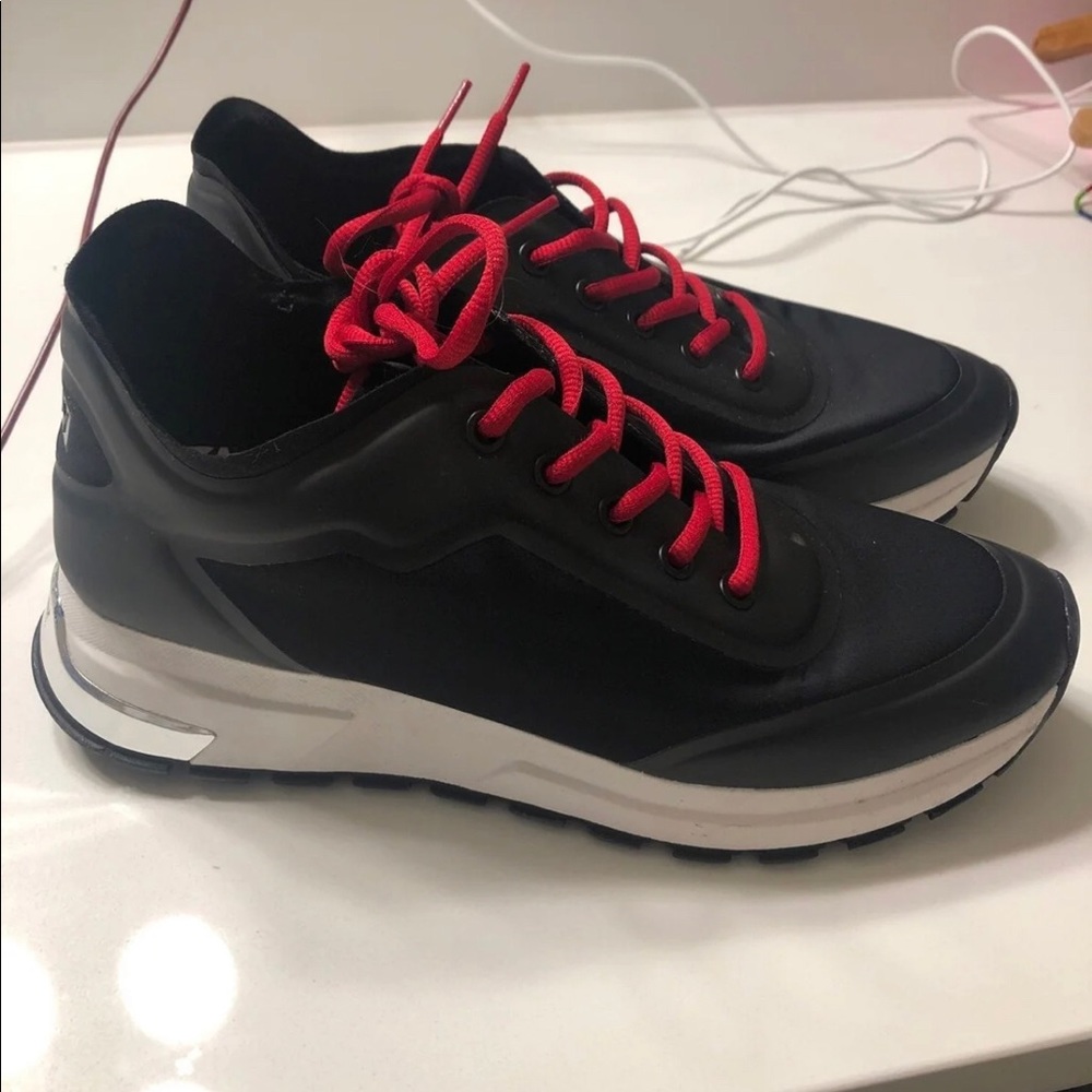 NWT DKNY Lace Up Sneakers